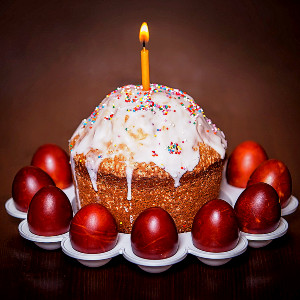 Богослужения и освящение куличей